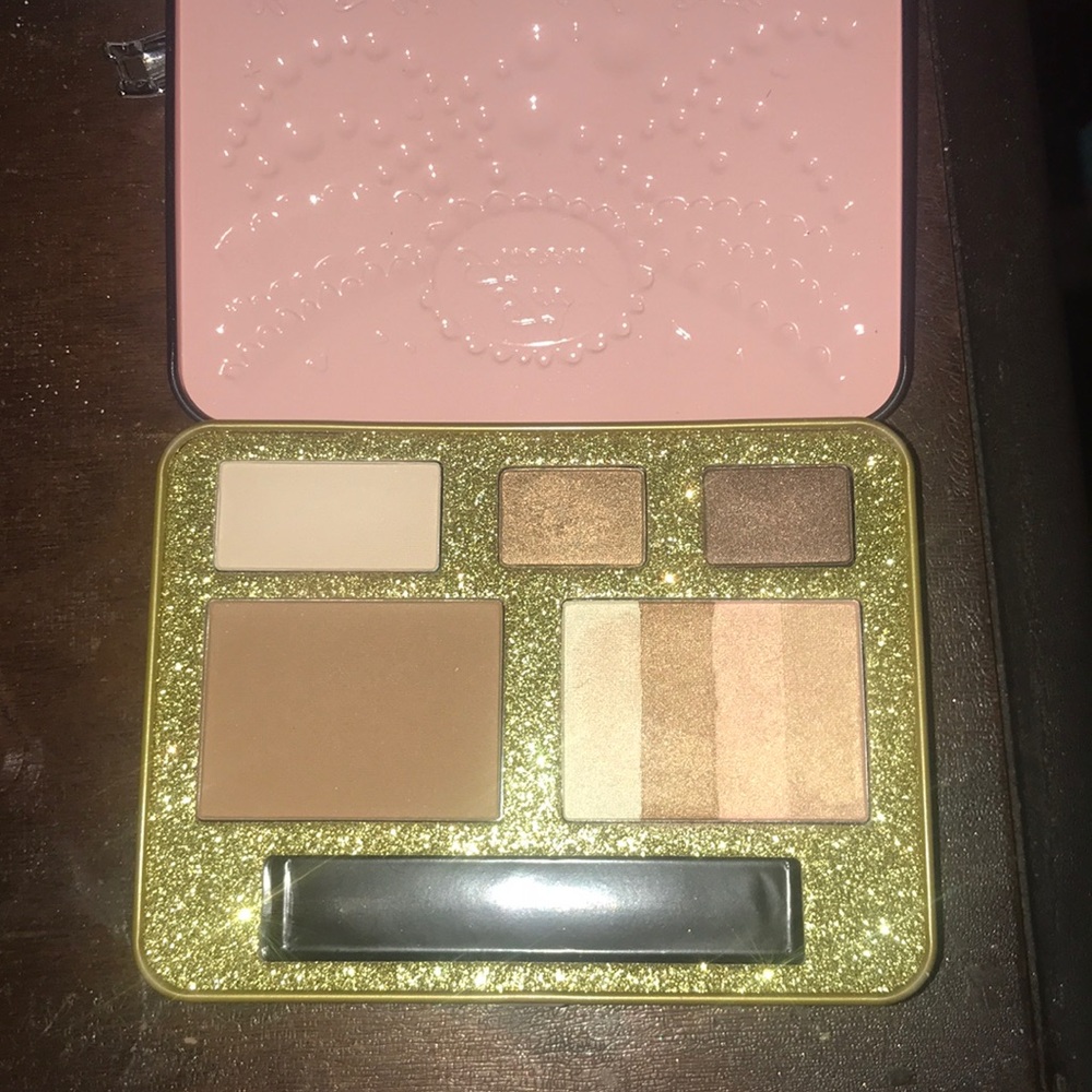 Too faced - Picture 2 of 2